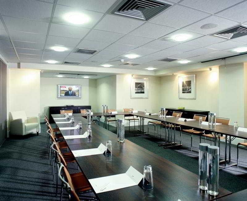 Отель Grey Street 4*
